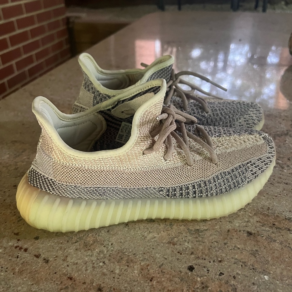 Yeezy Boost 350 V2 Taupe Multi-Texture Sneakers - Picture 2 of 3